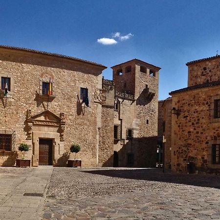 Adama Apartamento Turistico Cáceres Exterior photo