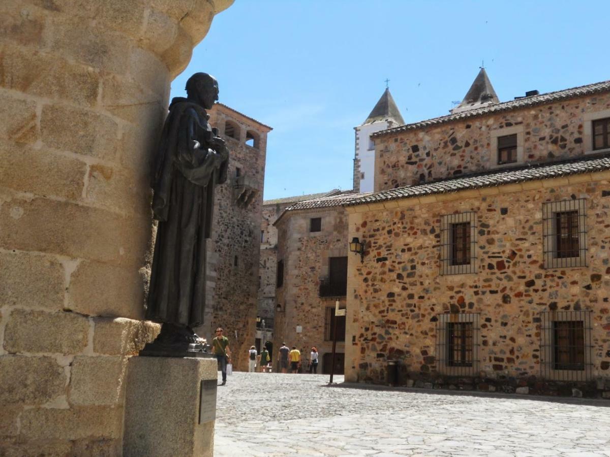 Adama Apartamento Turistico Cáceres Exterior photo